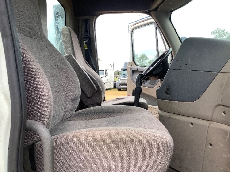 Day Cab Tractor-Heavy Duty Tractors-Freightliner-2019-Cascadia 12564ST-Tifton-GA-466,428\n\t\tmiles-$ 31,250 - Image 14