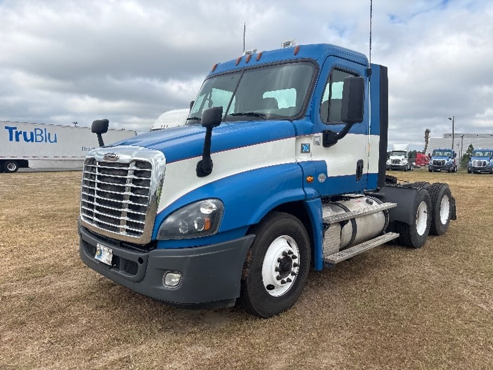 Day Cab Tractor-Heavy Duty Tractors-Freightliner-2019-Cascadia 12564ST-Tifton-GA-466,428\n\t\tmiles-$ 31,250 - Image 3