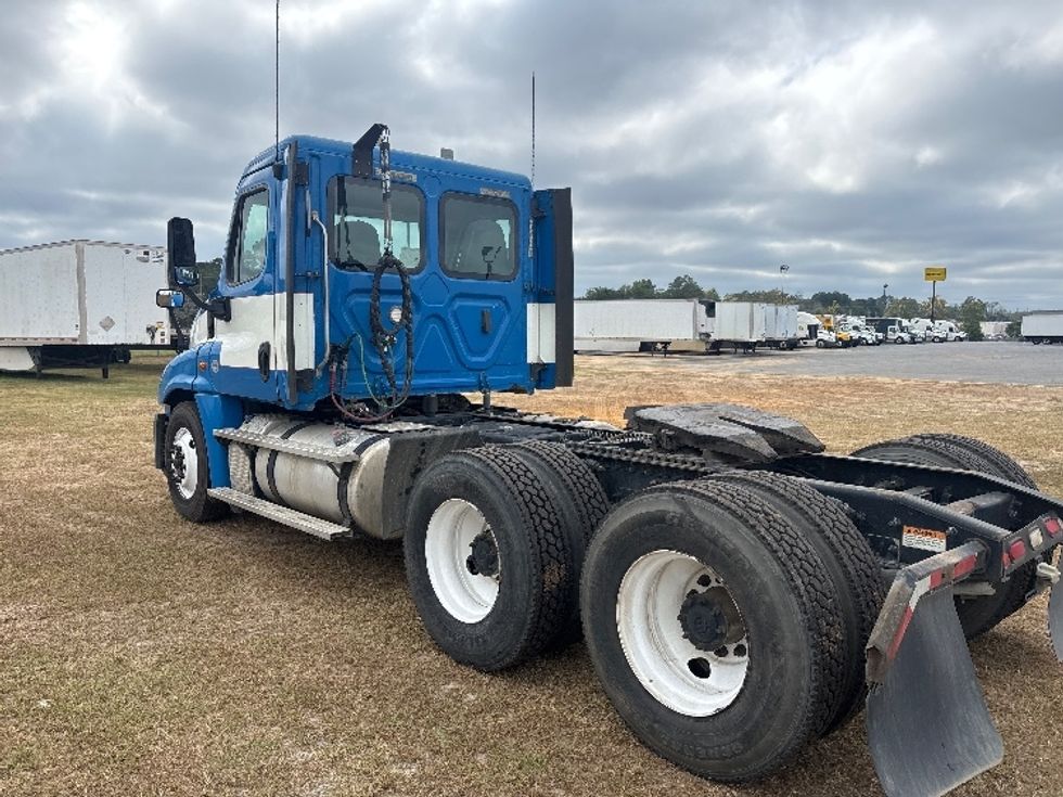 Day Cab Tractor-Heavy Duty Tractors-Freightliner-2019-Cascadia 12564ST-Tifton-GA-466,428\n\t\tmiles-$ 31,250 - Image 5