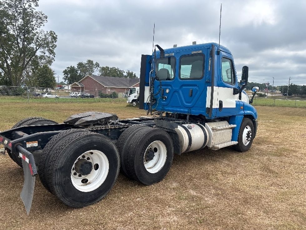 Day Cab Tractor-Heavy Duty Tractors-Freightliner-2019-Cascadia 12564ST-Tifton-GA-466,428\n\t\tmiles-$ 31,250 - Image 7