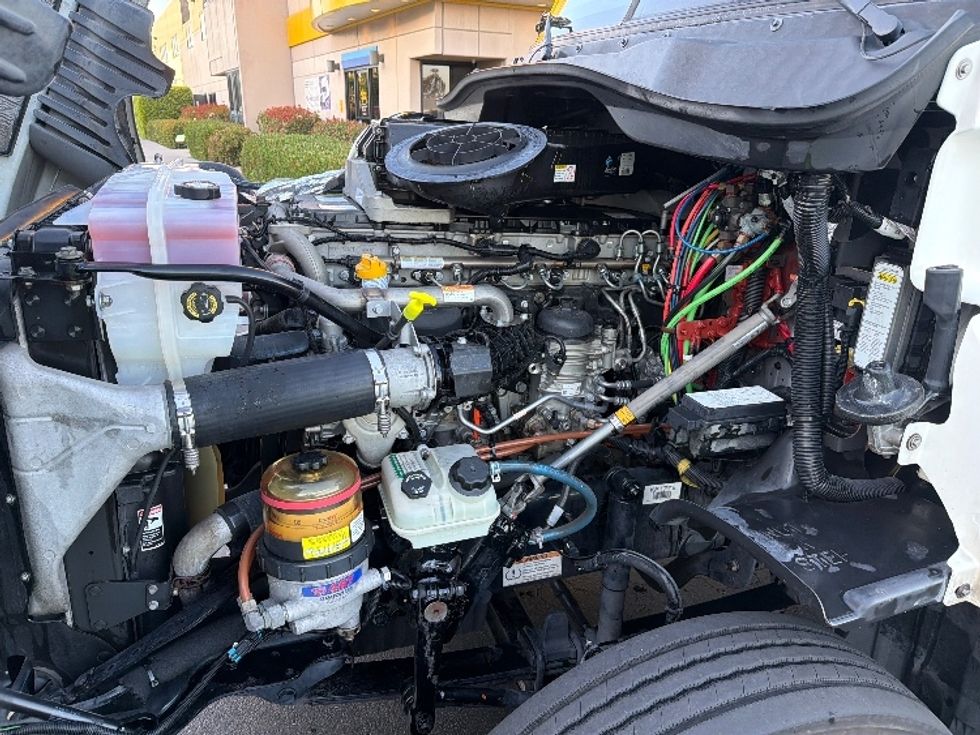 Day Cab Tractor-Heavy Duty Tractors-Freightliner-2019-Cascadia 12564ST-Torrance-CA-268,194\n\t\tmiles-$ 43,750 - Image 16