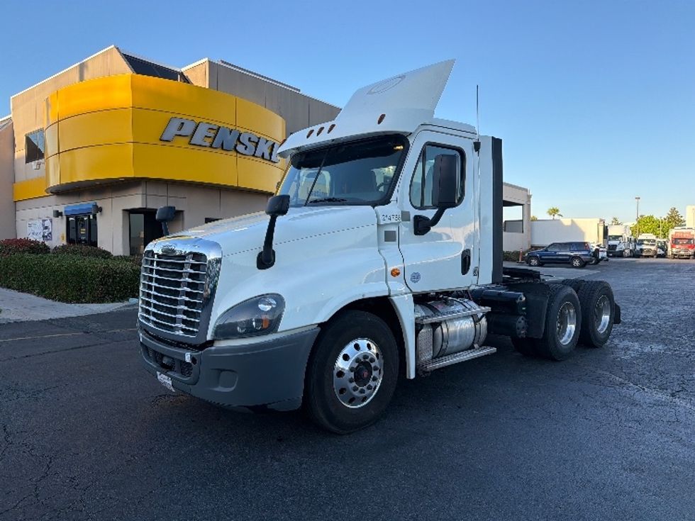Day Cab Tractor-Heavy Duty Tractors-Freightliner-2019-Cascadia 12564ST-Torrance-CA-268,194\n\t\tmiles-$ 43,750 - Image 3