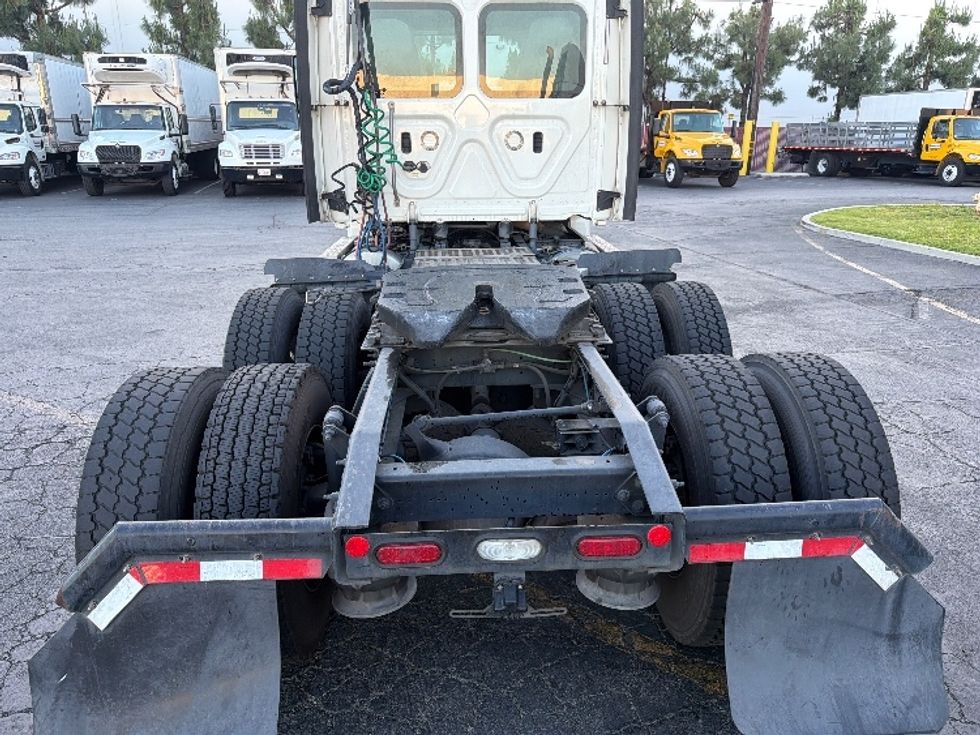 Day Cab Tractor-Heavy Duty Tractors-Freightliner-2019-Cascadia 12564ST-Torrance-CA-268,194\n\t\tmiles-$ 43,750 - Image 6