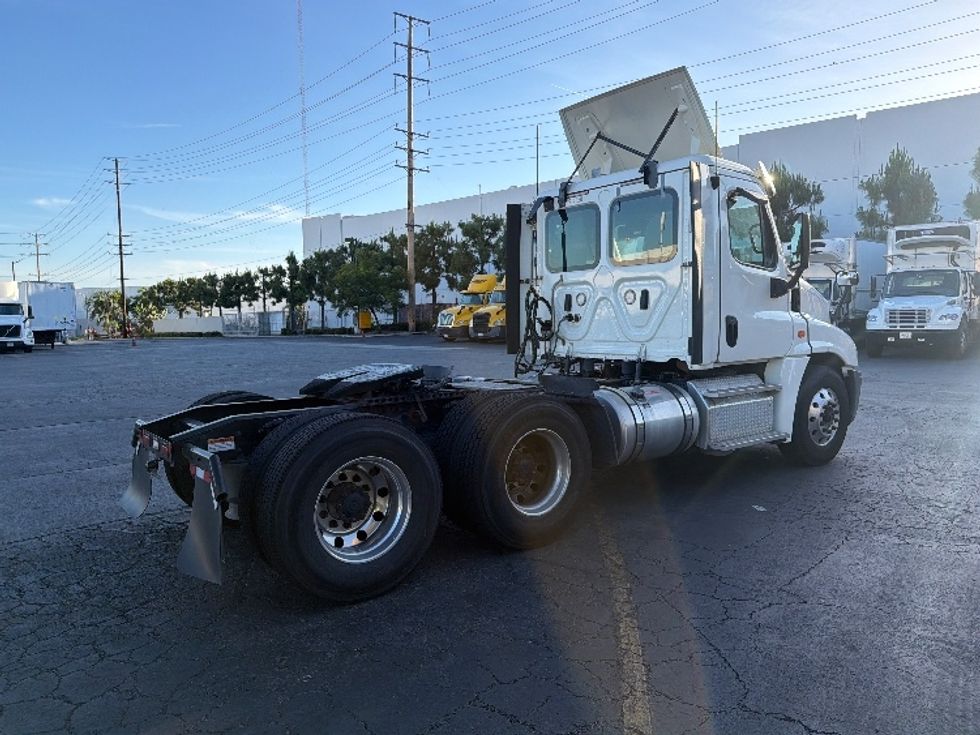 Day Cab Tractor-Heavy Duty Tractors-Freightliner-2019-Cascadia 12564ST-Torrance-CA-352,482\n\t\tmiles-$ 40,500 - Image 7