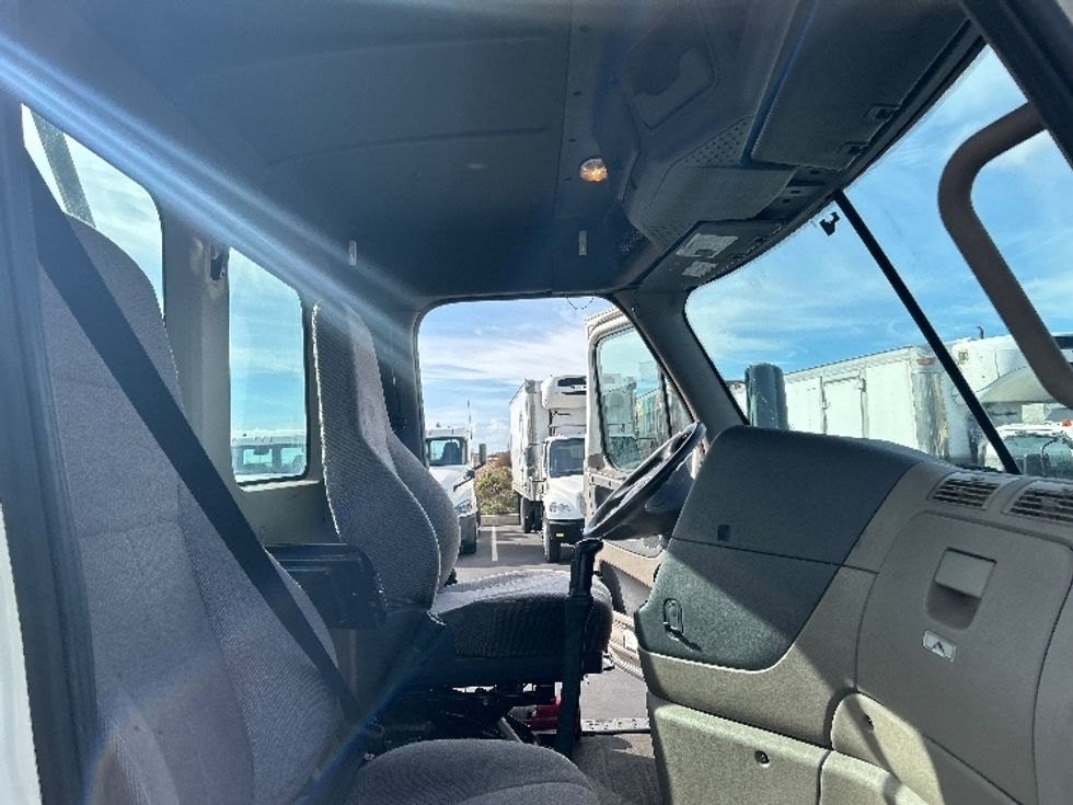 Day Cab Tractor-Heavy Duty Tractors-Freightliner-2019-Cascadia 12564ST-Torrance-CA-78,760\n\t\tmiles-$ 51,500 - Image 14