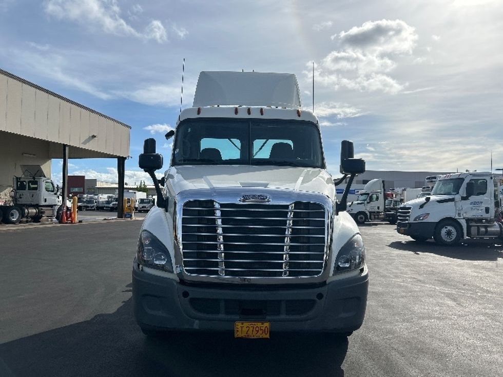 Day Cab Tractor-Heavy Duty Tractors-Freightliner-2019-Cascadia 12564ST-Torrance-CA-78,760\n\t\tmiles-$ 51,500 - Image 2