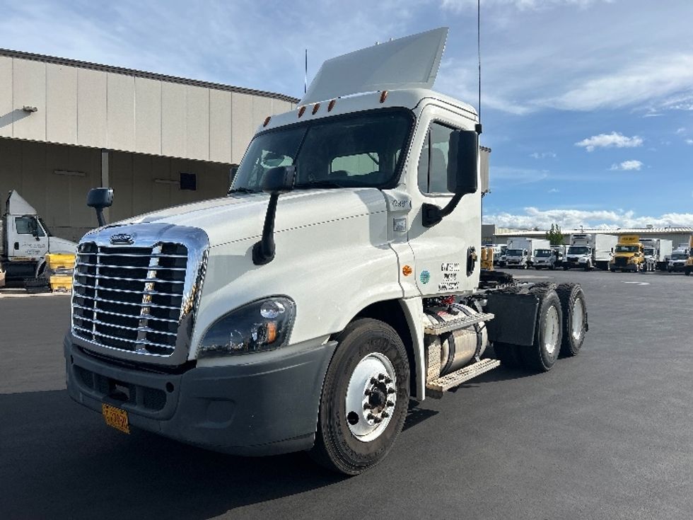 Day Cab Tractor-Heavy Duty Tractors-Freightliner-2019-Cascadia 12564ST-Torrance-CA-78,760\n\t\tmiles-$ 51,500 - Image 3