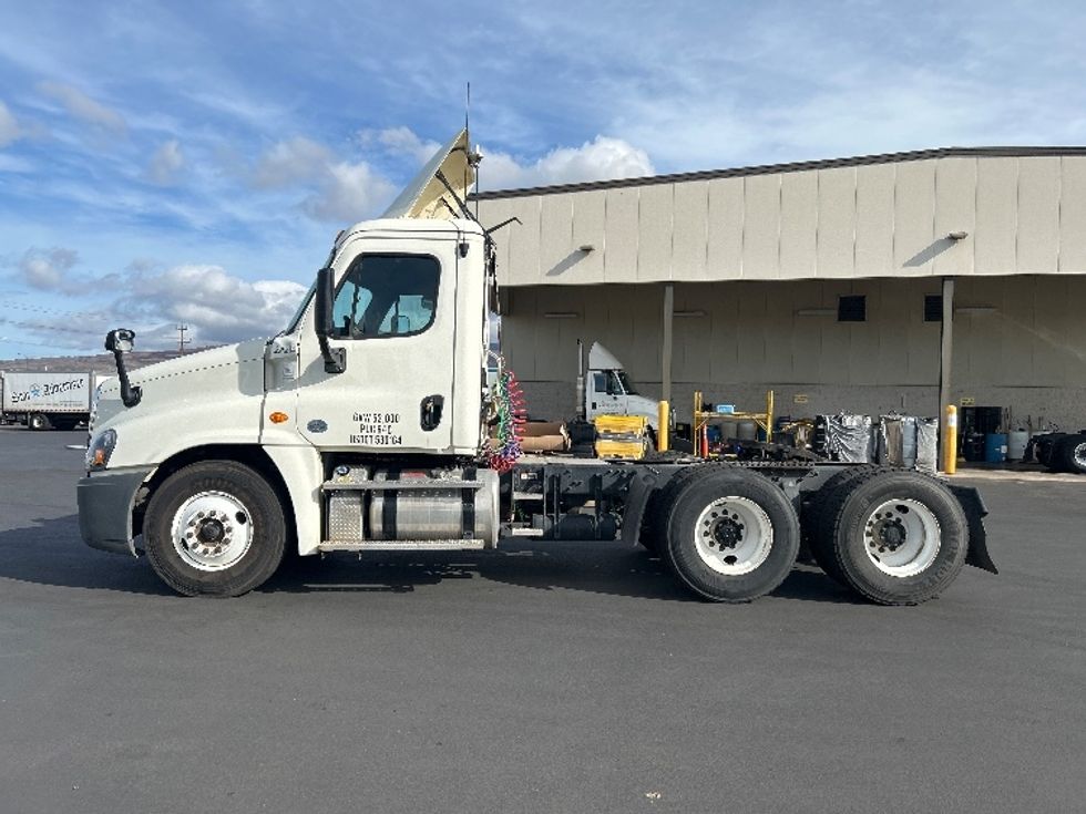 Day Cab Tractor-Heavy Duty Tractors-Freightliner-2019-Cascadia 12564ST-Torrance-CA-78,760\n\t\tmiles-$ 51,500 - Image 4