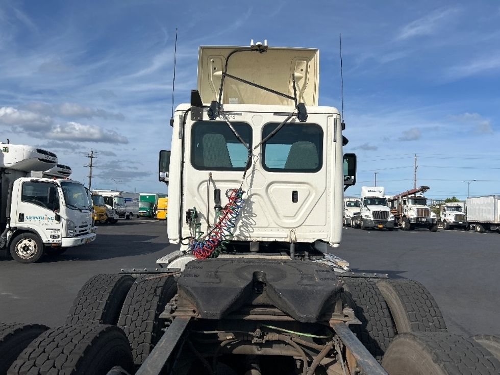 Day Cab Tractor-Heavy Duty Tractors-Freightliner-2019-Cascadia 12564ST-Torrance-CA-78,760\n\t\tmiles-$ 51,500 - Image 6