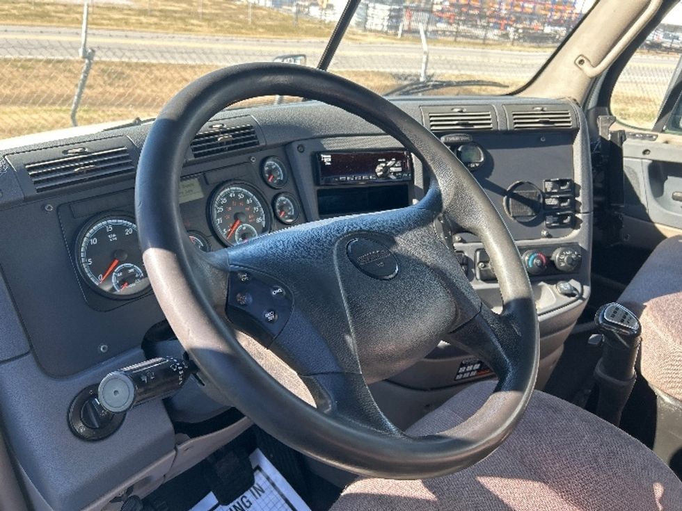 Day Cab Tractor-Heavy Duty Tractors-Freightliner-2019-Cascadia 12564ST-Tulsa-OK-374,226\n\t\tmiles-$ 38,500 - Image 10