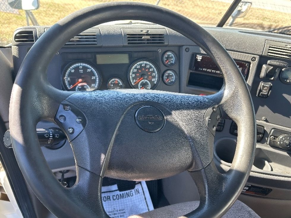 Day Cab Tractor-Heavy Duty Tractors-Freightliner-2019-Cascadia 12564ST-Tulsa-OK-374,226\n\t\tmiles-$ 38,500 - Image 11