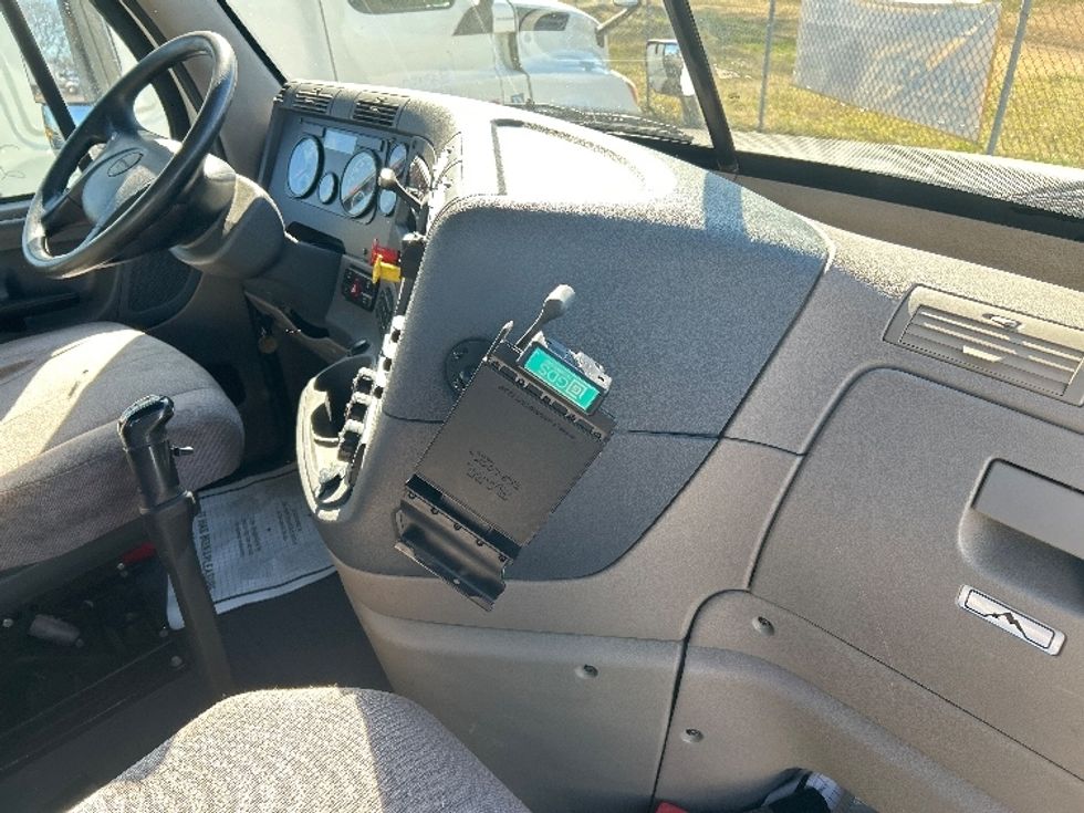 Day Cab Tractor-Heavy Duty Tractors-Freightliner-2019-Cascadia 12564ST-Tulsa-OK-374,226\n\t\tmiles-$ 38,500 - Image 13