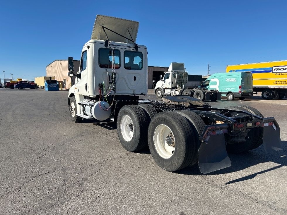 Day Cab Tractor-Heavy Duty Tractors-Freightliner-2019-Cascadia 12564ST-Tulsa-OK-374,226\n\t\tmiles-$ 38,500 - Image 5