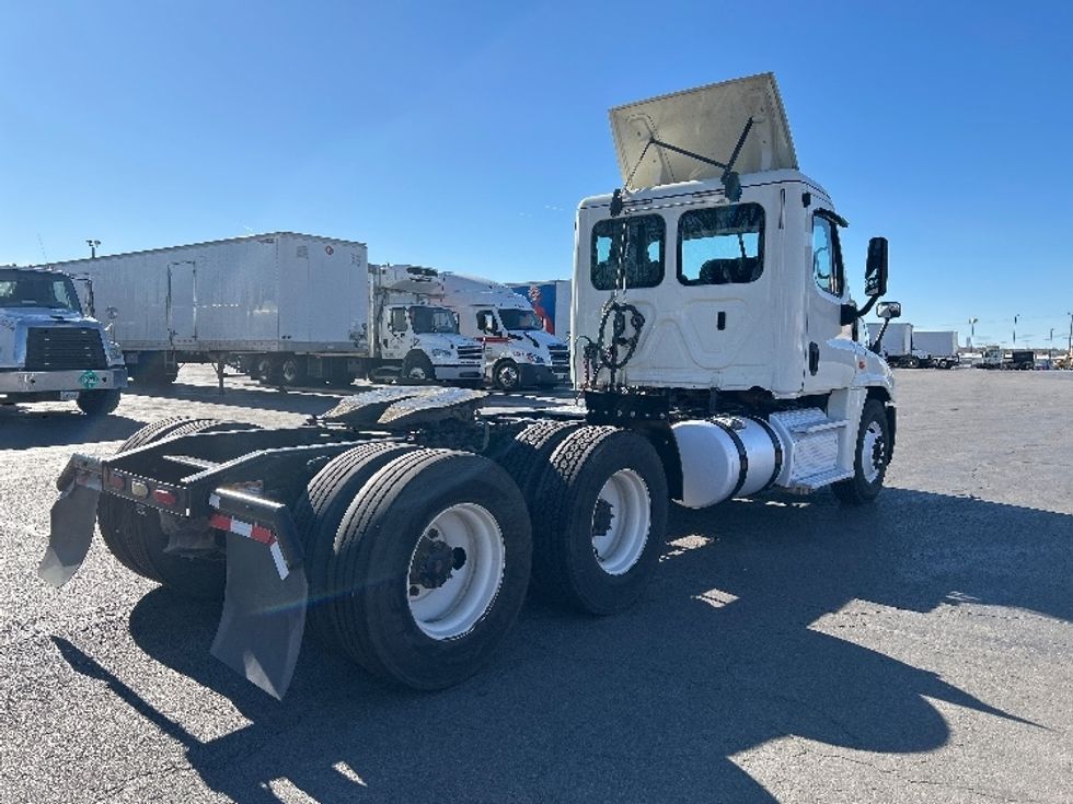 Day Cab Tractor-Heavy Duty Tractors-Freightliner-2019-Cascadia 12564ST-Tulsa-OK-374,226\n\t\tmiles-$ 38,500 - Image 7