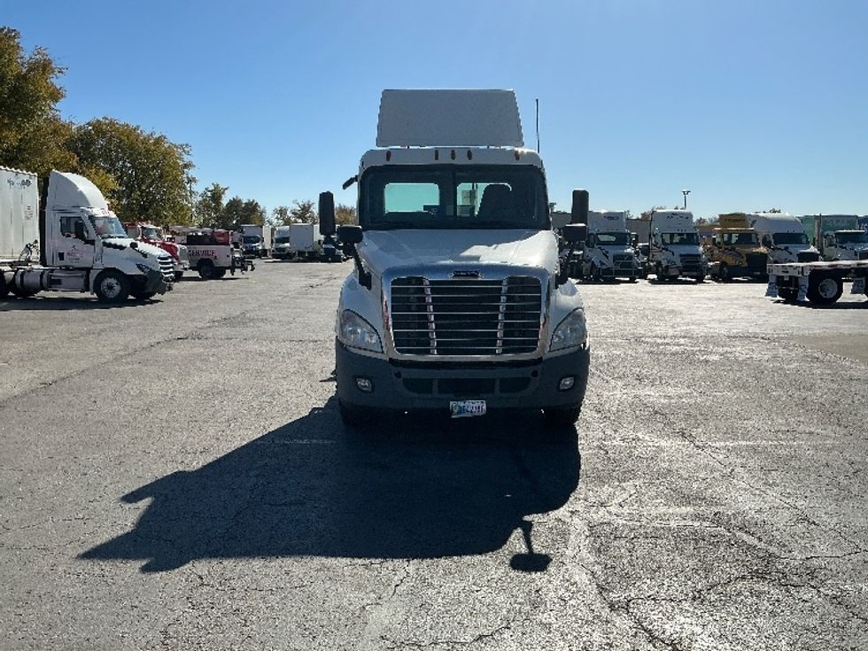 Day Cab Tractor-Heavy Duty Tractors-Freightliner-2019-Cascadia 12564ST-Tulsa-OK-418,174\n\t\tmiles-$ 36,000 - Image 2