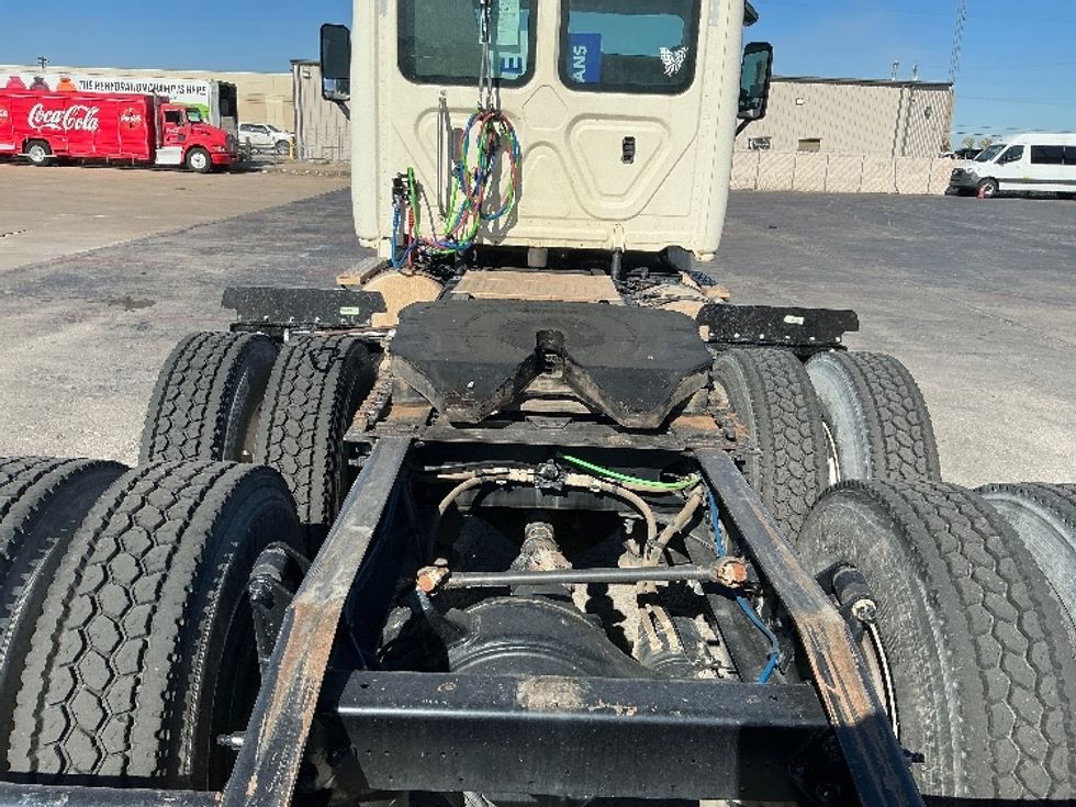 Day Cab Tractor-Heavy Duty Tractors-Freightliner-2019-Cascadia 12564ST-Tulsa-OK-418,174\n\t\tmiles-$ 36,000 - Image 6