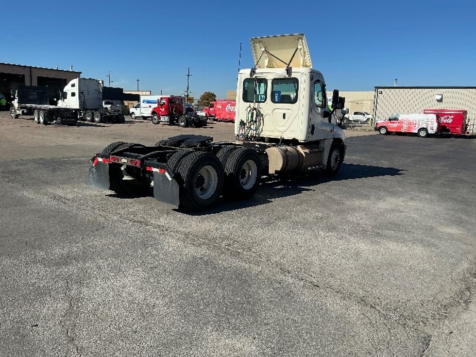 Day Cab Tractor-Heavy Duty Tractors-Freightliner-2019-Cascadia 12564ST-Tulsa-OK-418,174\n\t\tmiles-$ 36,000 - Image 7