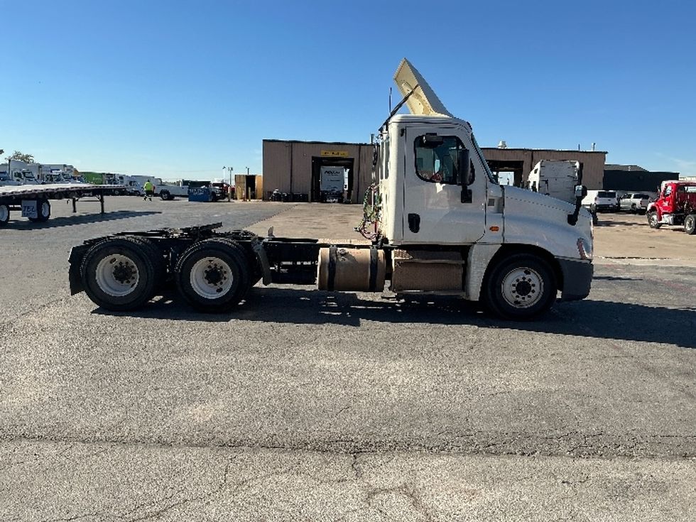 Day Cab Tractor-Heavy Duty Tractors-Freightliner-2019-Cascadia 12564ST-Tulsa-OK-418,174\n\t\tmiles-$ 36,000 - Image 8