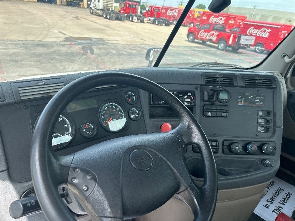 Day Cab Tractor-Heavy Duty Tractors-Freightliner-2019-Cascadia 12564ST-Tulsa-OK-481,940\n\t\tmiles-$ 34,250 - Image 10