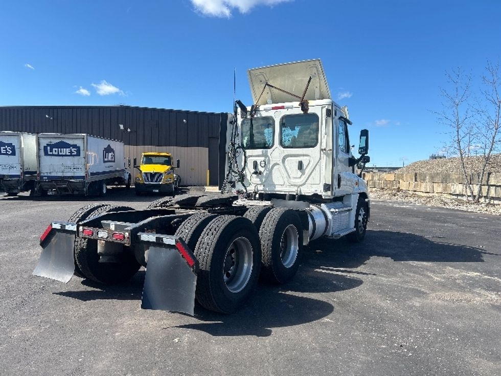 Day Cab Tractor-Heavy Duty Tractors-Freightliner-2019-Cascadia 12564ST-Twinsburg-OH-767,746\n\t\tmiles-$ 21,250 - Image 7