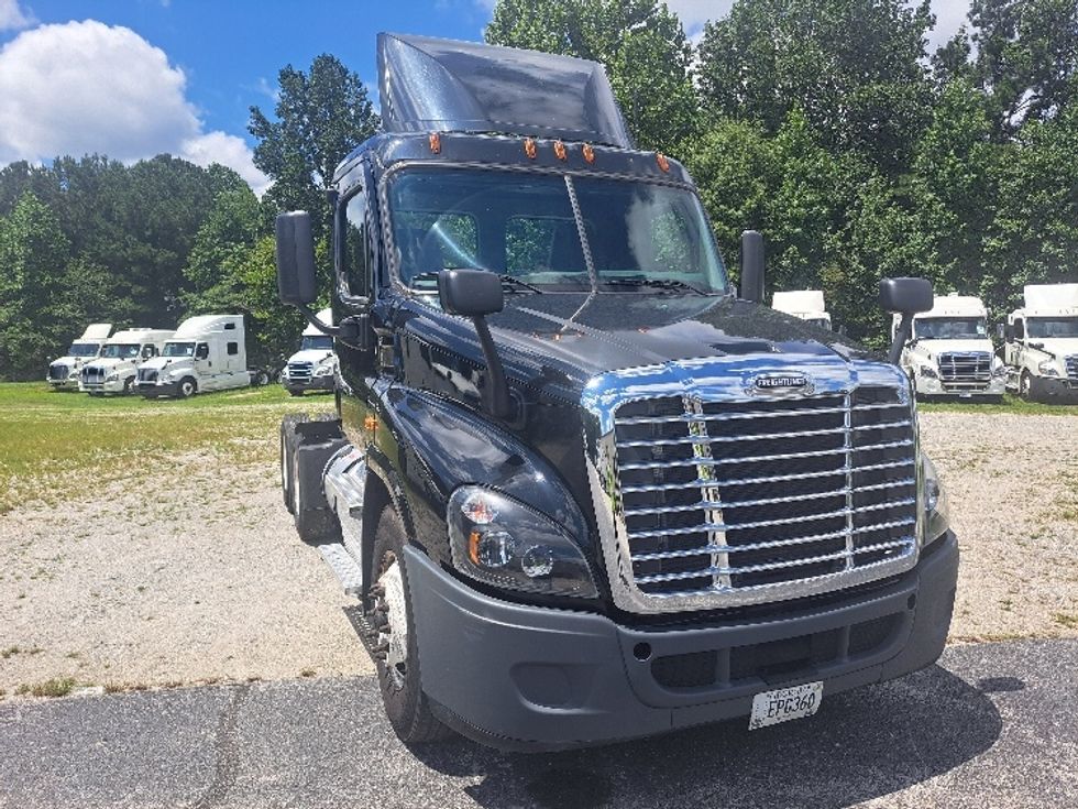 Day Cab Tractor-Heavy Duty Tractors-Freightliner-2019-Cascadia 12564ST-Villa Rica-GA-279,941\n\t\tmiles-$ 48,750 - Image 1
