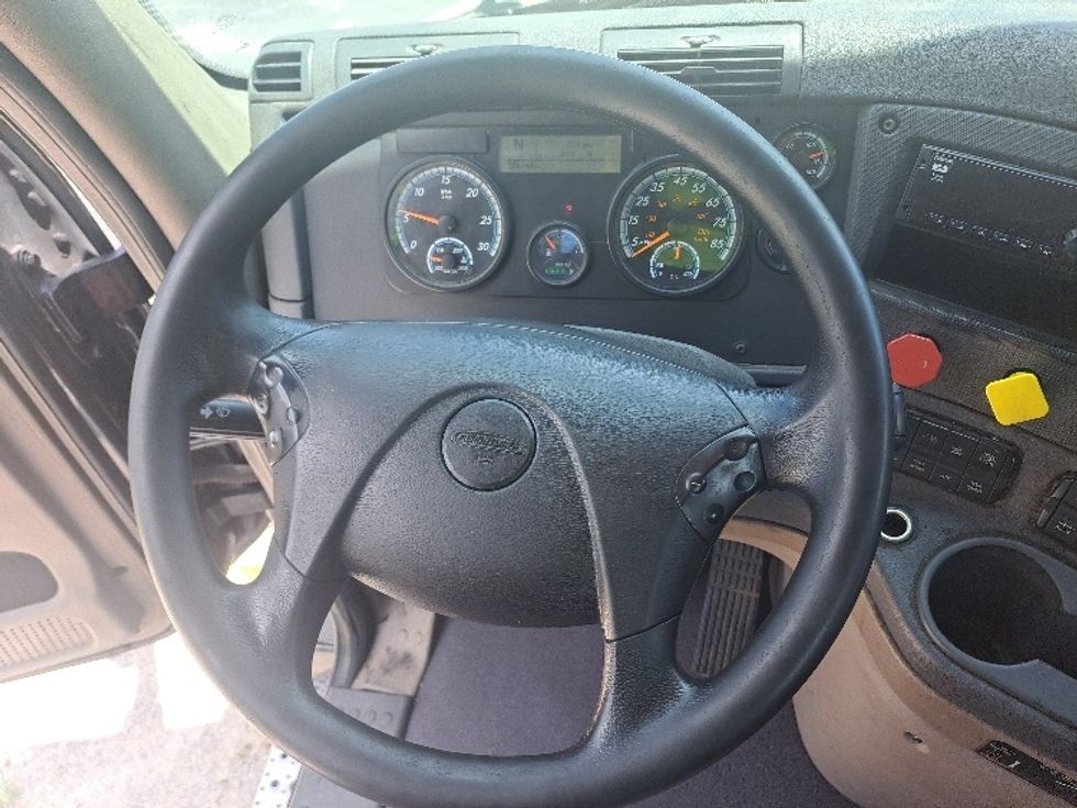 Day Cab Tractor-Heavy Duty Tractors-Freightliner-2019-Cascadia 12564ST-Villa Rica-GA-279,941\n\t\tmiles-$ 48,750 - Image 11