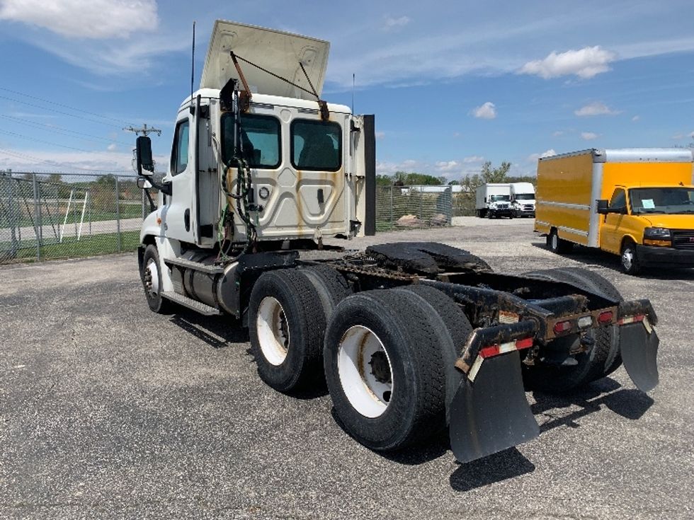Day Cab Tractor-Heavy Duty Tractors-Freightliner-2019-Cascadia 12564ST-Wabash-IN-426,785\n\t\tmiles-$ 35,250 - Image 5