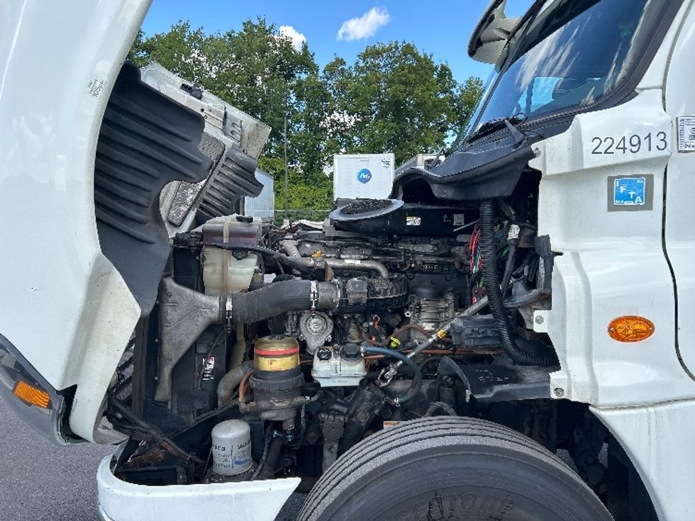 Day Cab Tractor-Heavy Duty Tractors-Freightliner-2019-Cascadia 12564ST-Watertown-NY-513,356\n\t\tmiles-$ 29,000 - Image 16