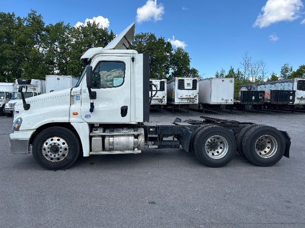 Day Cab Tractor-Heavy Duty Tractors-Freightliner-2019-Cascadia 12564ST-Watertown-NY-513,356\n\t\tmiles-$ 29,000 - Image 4
