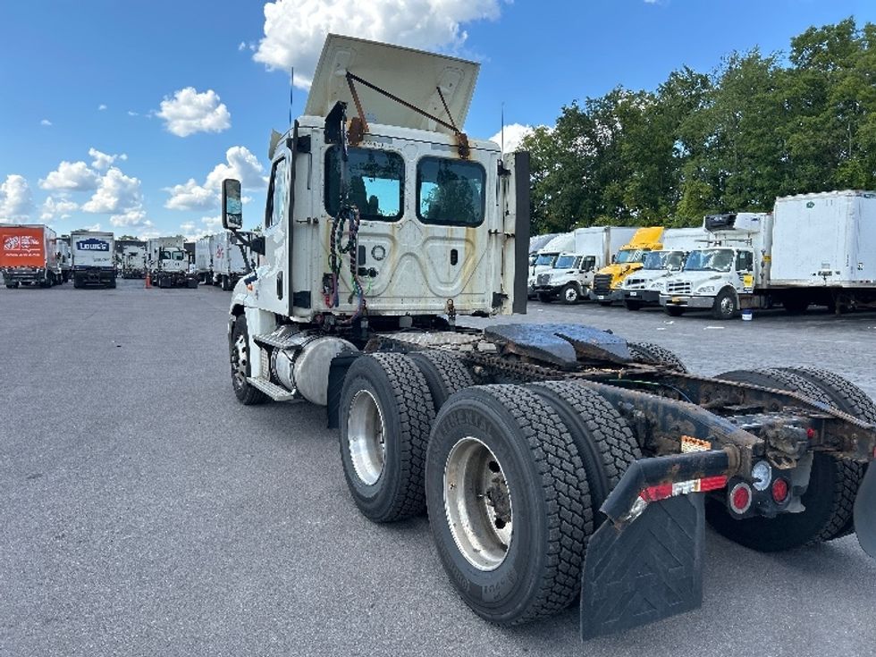 Day Cab Tractor-Heavy Duty Tractors-Freightliner-2019-Cascadia 12564ST-Watertown-NY-513,356\n\t\tmiles-$ 29,000 - Image 5