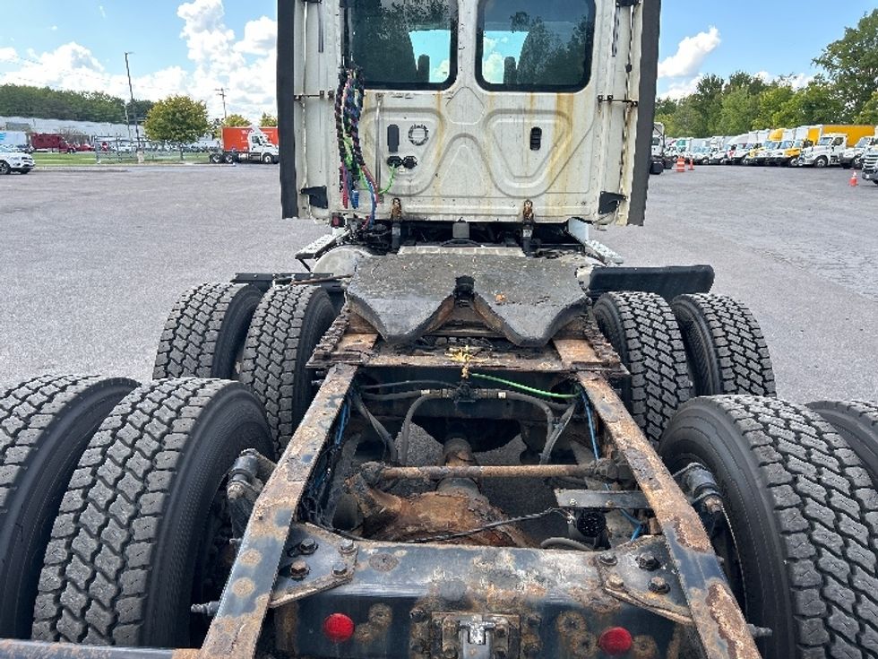 Day Cab Tractor-Heavy Duty Tractors-Freightliner-2019-Cascadia 12564ST-Watertown-NY-513,356\n\t\tmiles-$ 29,000 - Image 6