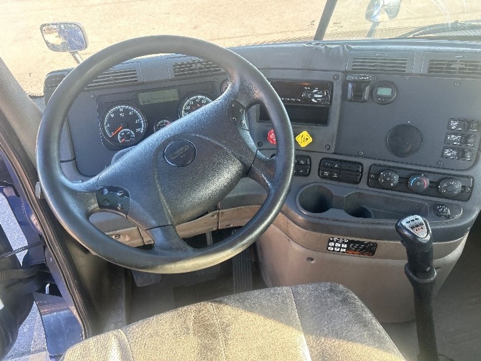 Day Cab Tractor-Heavy Duty Tractors-Freightliner-2019-Cascadia 12564ST-West Babylon-NY-364,860\n\t\tmiles-$ 45,000 - Image 11