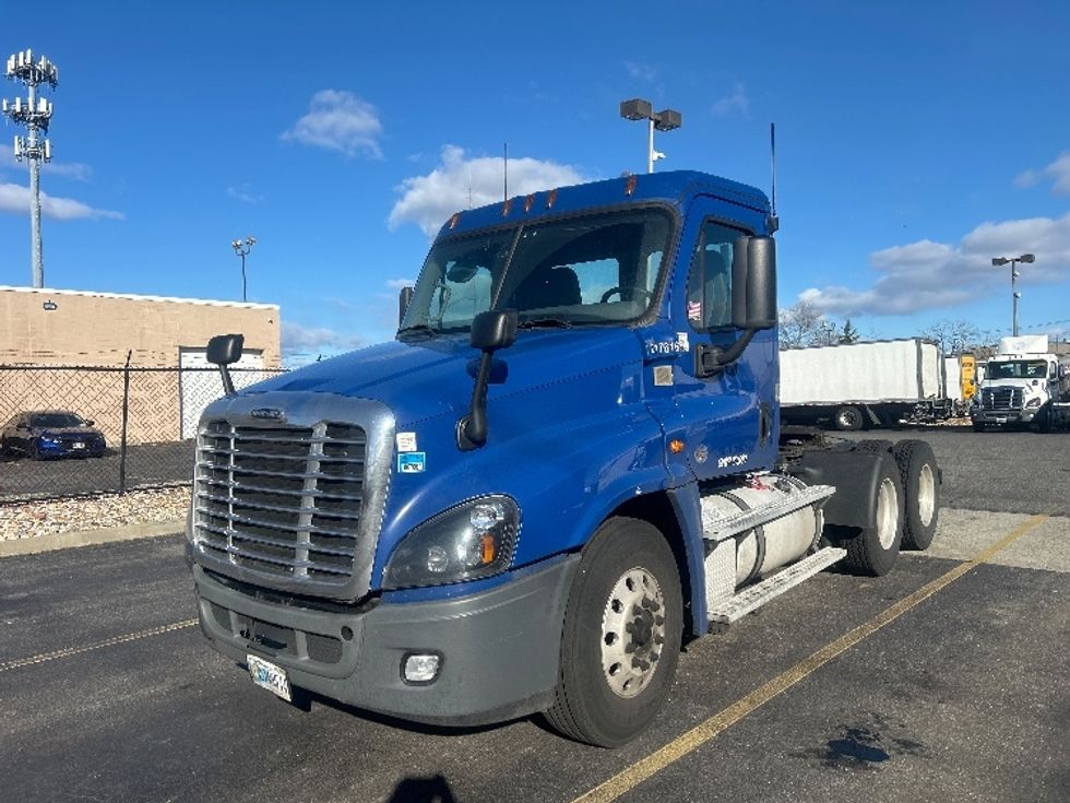 Day Cab Tractor-Heavy Duty Tractors-Freightliner-2019-Cascadia 12564ST-West Babylon-NY-364,860\n\t\tmiles-$ 45,000 - Image 3