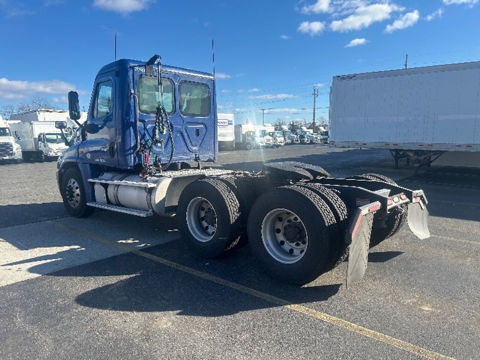 Day Cab Tractor-Heavy Duty Tractors-Freightliner-2019-Cascadia 12564ST-West Babylon-NY-364,860\n\t\tmiles-$ 45,000 - Image 5