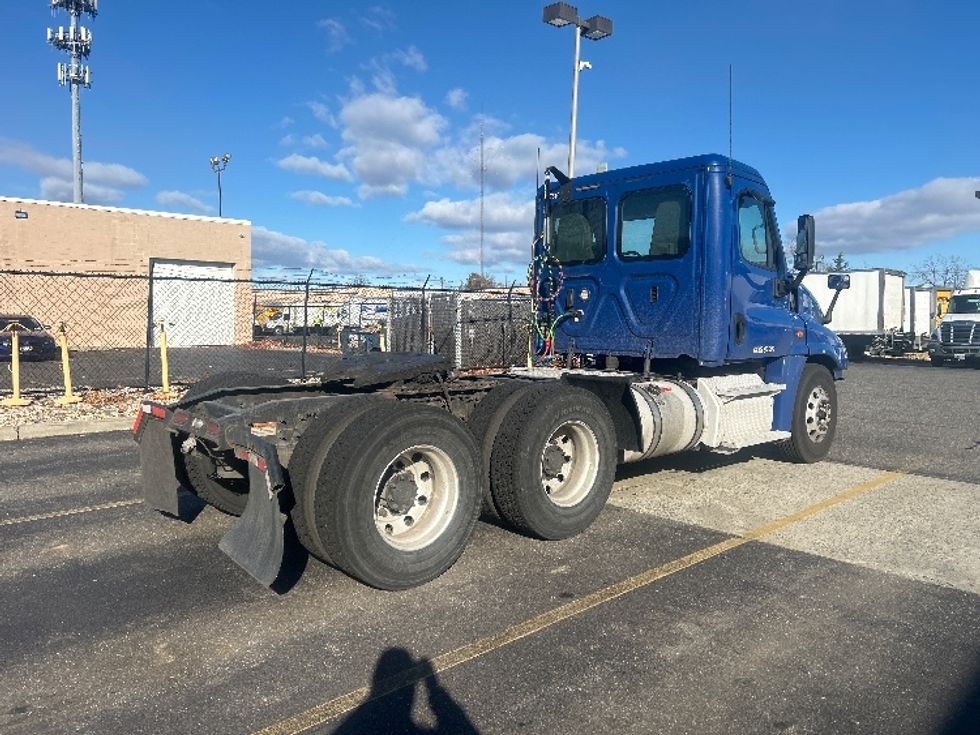 Day Cab Tractor-Heavy Duty Tractors-Freightliner-2019-Cascadia 12564ST-West Babylon-NY-364,860\n\t\tmiles-$ 45,000 - Image 7