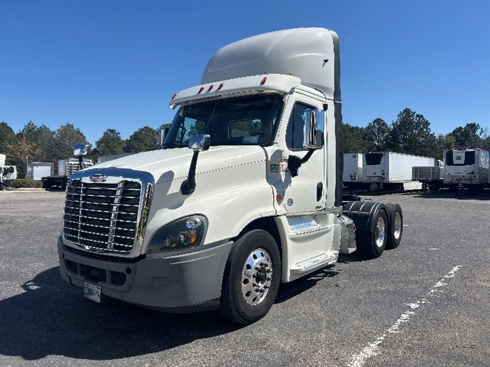 Day Cab Tractor-Heavy Duty Tractors-Freightliner-2019-Cascadia 12564ST-West Columbia-SC-694,667\n\t\tmiles-$ 21,250 - Image 3