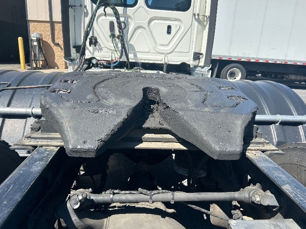 Day Cab Tractor-Heavy Duty Tractors-Freightliner-2019-Cascadia 12564ST-West Columbia-SC-694,667\n\t\tmiles-$ 21,250 - Image 6