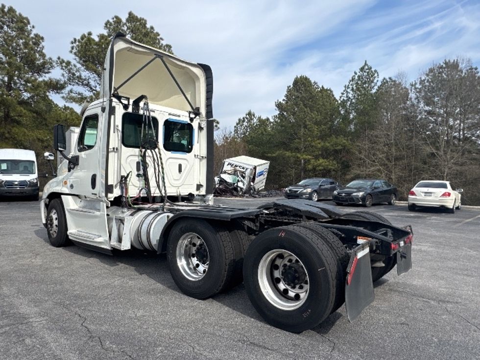 Day Cab Tractor-Heavy Duty Tractors-Freightliner-2019-Cascadia 12564ST-West Columbia-SC-696,331\n\t\tmiles-$ 21,250 - Image 5