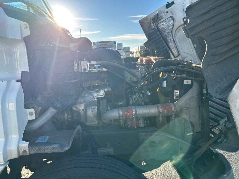 Day Cab Tractor-Heavy Duty Tractors-Freightliner-2019-Cascadia 12564ST-West Sacramento-CA-290,387\n\t\tmiles-$ 42,000 - Image 15