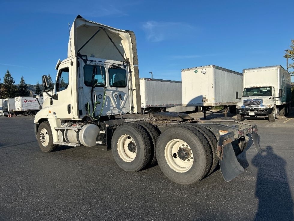 Day Cab Tractor-Heavy Duty Tractors-Freightliner-2019-Cascadia 12564ST-West Sacramento-CA-290,387\n\t\tmiles-$ 42,000 - Image 17