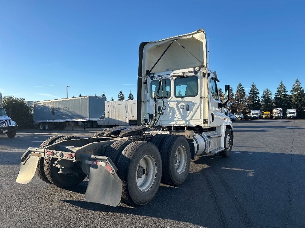 Day Cab Tractor-Heavy Duty Tractors-Freightliner-2019-Cascadia 12564ST-West Sacramento-CA-290,387\n\t\tmiles-$ 42,000 - Image 18