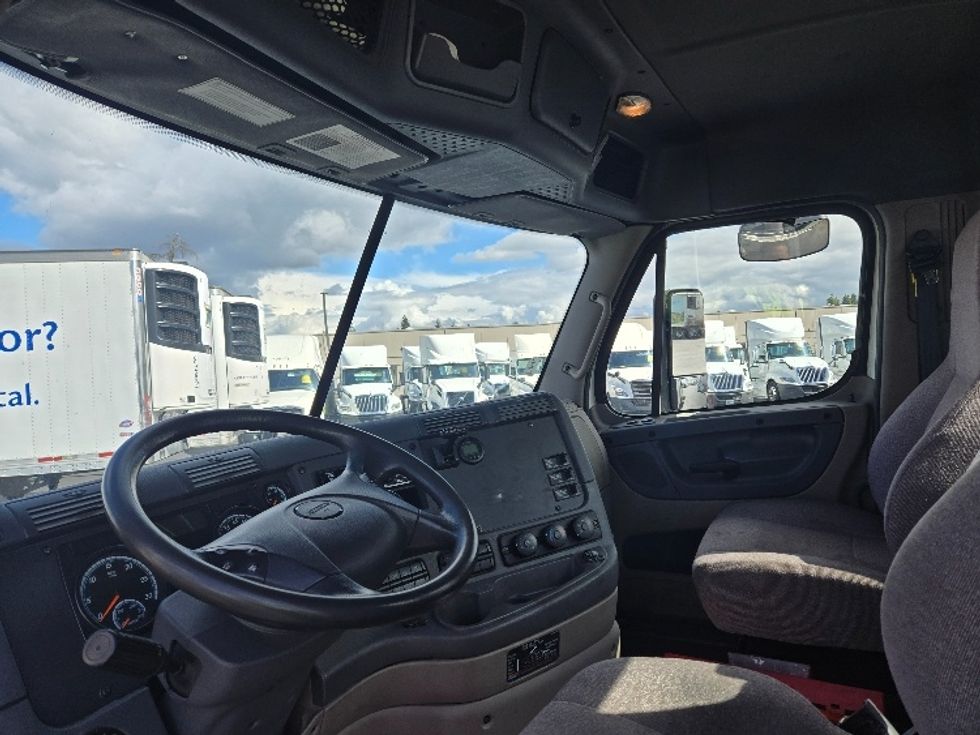 Day Cab Tractor-Heavy Duty Tractors-Freightliner-2019-Cascadia 12564ST-West Sacramento-CA-346,782\n\t\tmiles-$ 47,000 - Image 10