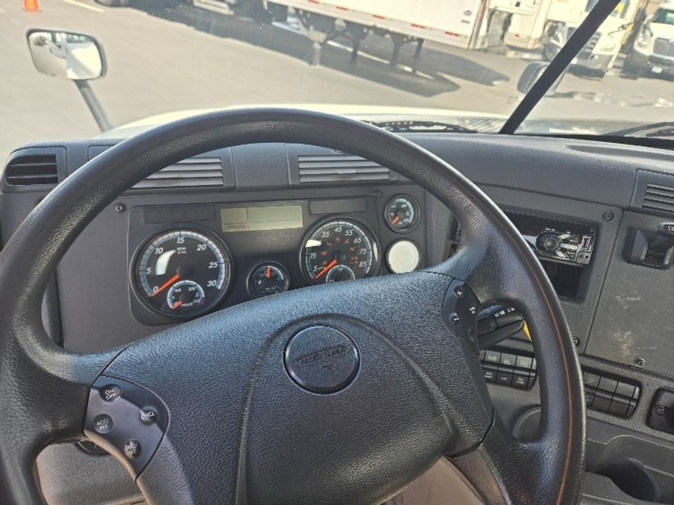 Day Cab Tractor-Heavy Duty Tractors-Freightliner-2019-Cascadia 12564ST-West Sacramento-CA-346,782\n\t\tmiles-$ 47,000 - Image 11