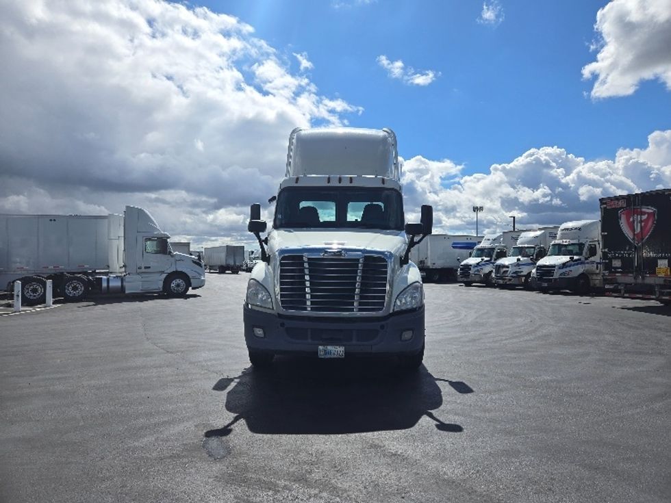 Day Cab Tractor-Heavy Duty Tractors-Freightliner-2019-Cascadia 12564ST-West Sacramento-CA-346,782\n\t\tmiles-$ 47,000 - Image 2