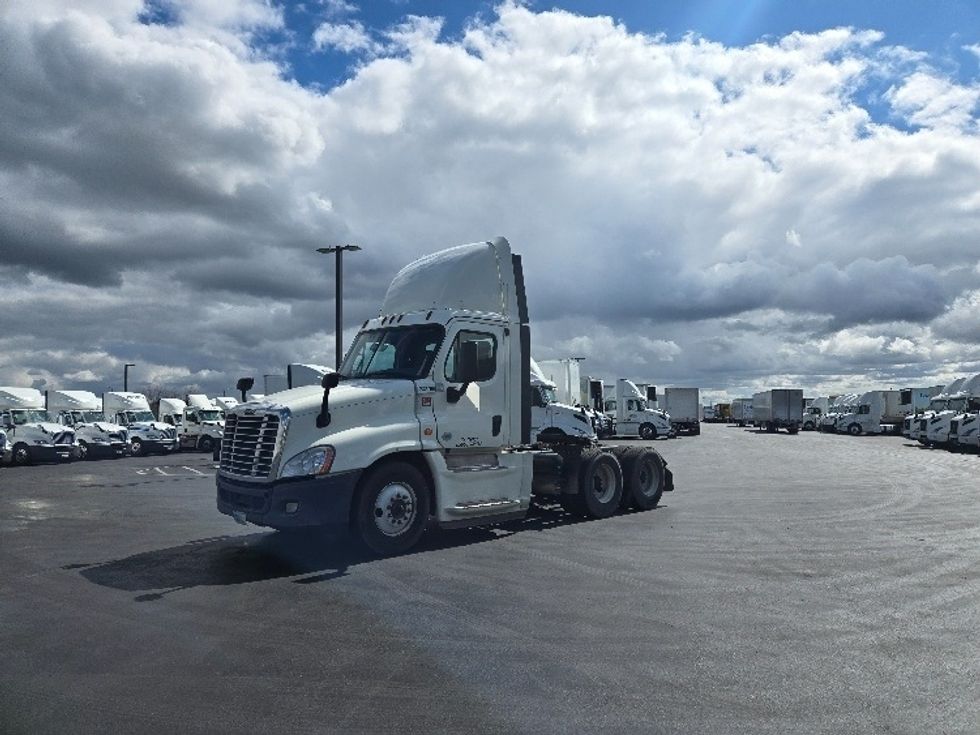 Day Cab Tractor-Heavy Duty Tractors-Freightliner-2019-Cascadia 12564ST-West Sacramento-CA-346,782\n\t\tmiles-$ 47,000 - Image 3
