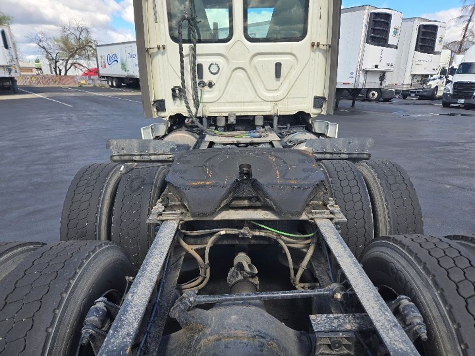 Day Cab Tractor-Heavy Duty Tractors-Freightliner-2019-Cascadia 12564ST-West Sacramento-CA-346,782\n\t\tmiles-$ 47,000 - Image 6
