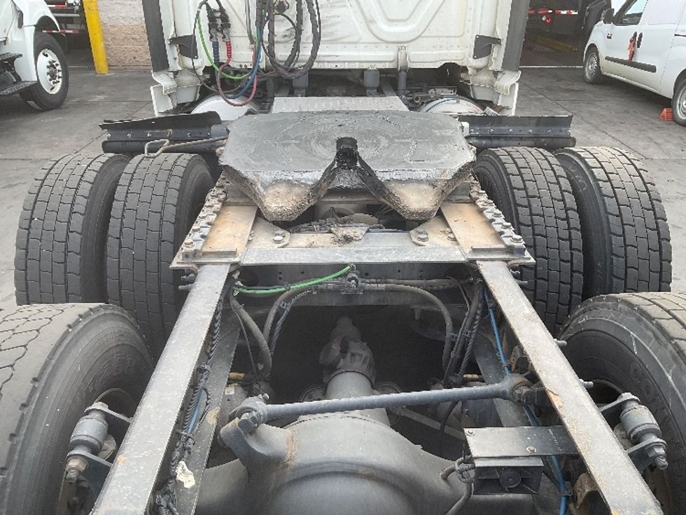 Day Cab Tractor-Heavy Duty Tractors-Freightliner-2019-Cascadia 12564ST-West Sacramento-CA-458,300\n\t\tmiles-$ 48,250 - Image 6