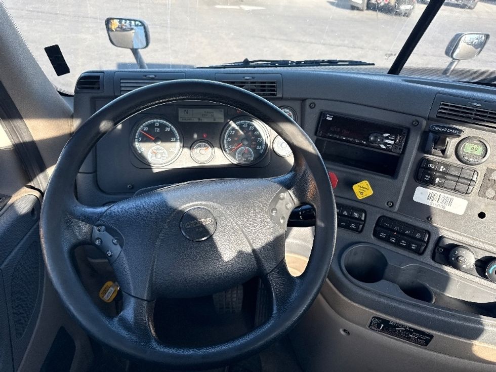 Day Cab Tractor-Heavy Duty Tractors-Freightliner-2019-Cascadia 12564ST-West Sacramento-CA-596,846\n\t\tmiles-$ 30,000 - Image 11