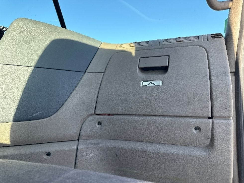 Day Cab Tractor-Heavy Duty Tractors-Freightliner-2019-Cascadia 12564ST-West Sacramento-CA-596,846\n\t\tmiles-$ 30,000 - Image 13