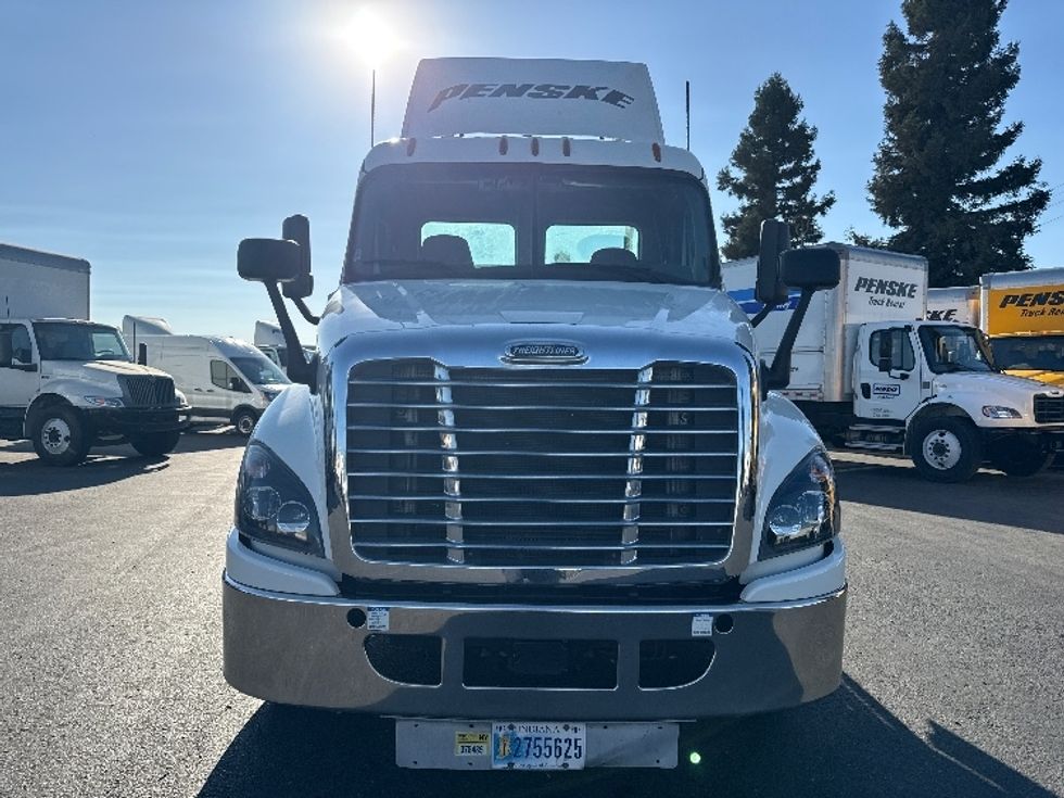 Day Cab Tractor-Heavy Duty Tractors-Freightliner-2019-Cascadia 12564ST-West Sacramento-CA-596,846\n\t\tmiles-$ 30,000 - Image 2